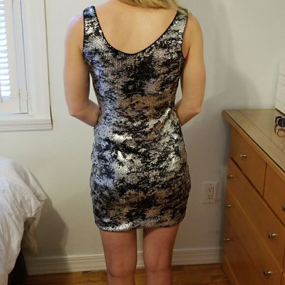 Gorgeous cocktail dress - Picture 3 of 3